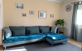 Ferienwohnung Mit Garten In Koeln